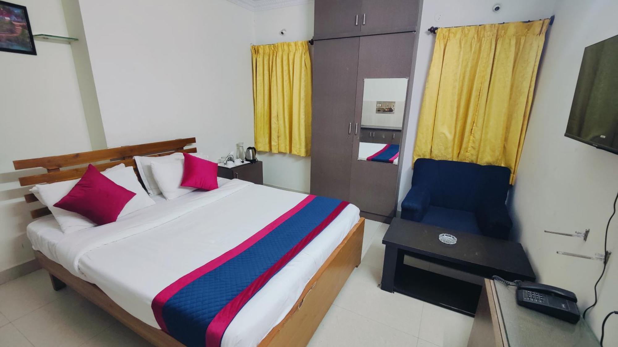 Mann Pasand Inn Feel The Luxury Бангалор Екстериор снимка